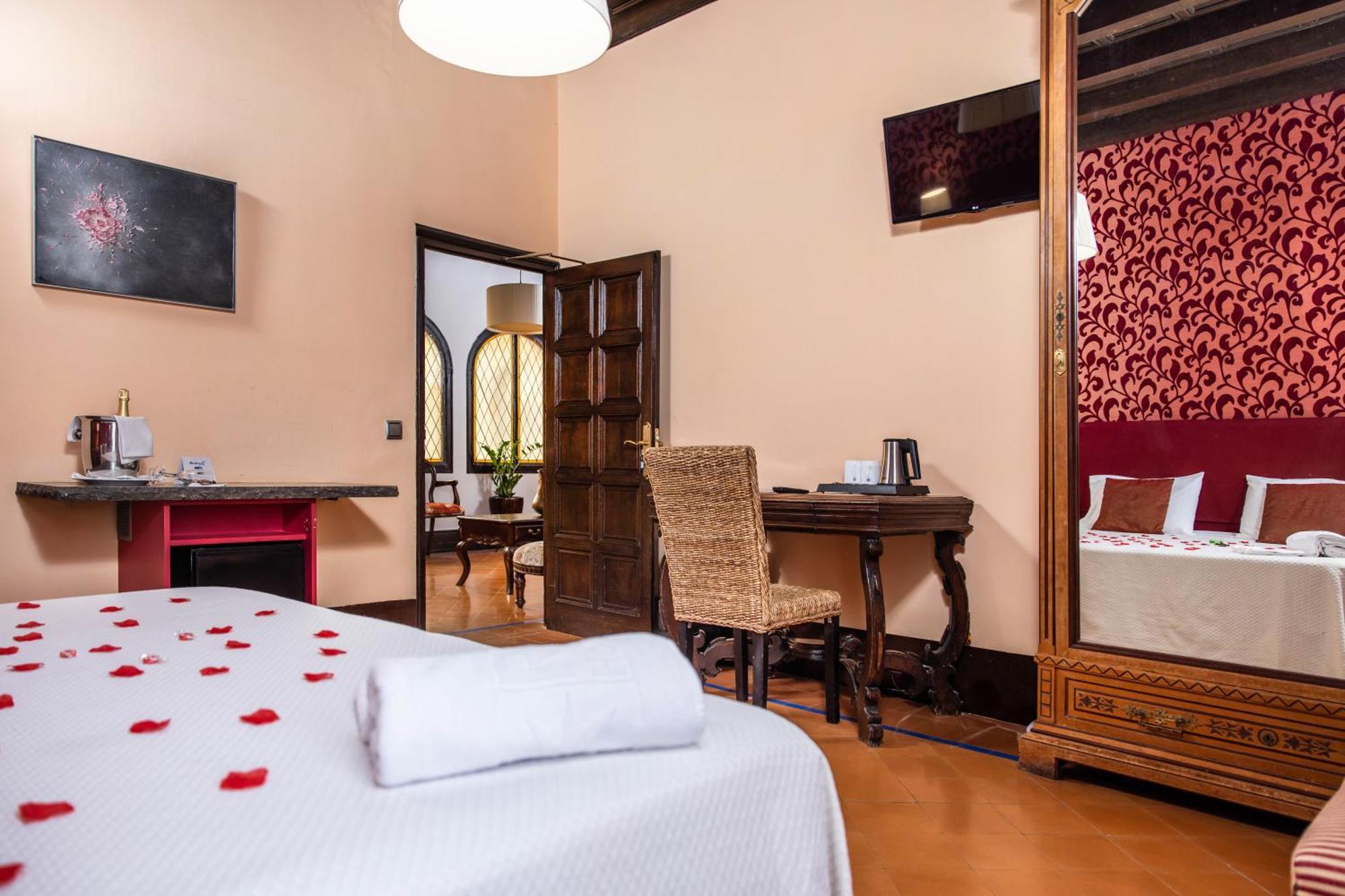 Rvhotels Palau Lo Mirador Torroella de Montgrí Kültér fotó